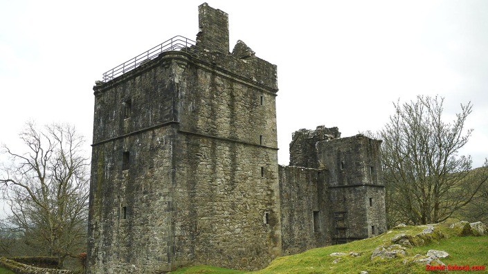 Carnasserie Castle